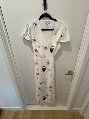 RIHOAS White Floral Wrap-Style Midi Dress